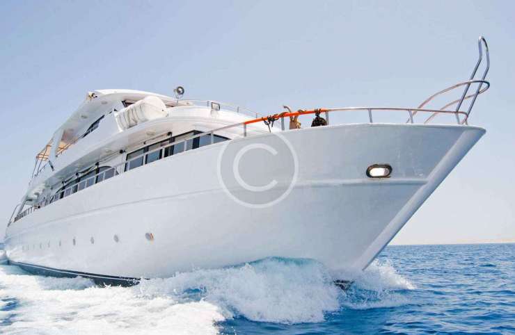 inchiriere velier